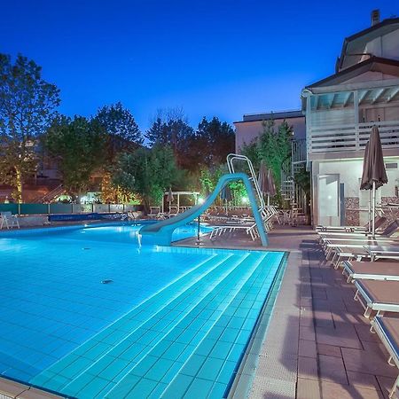 Hotel Giamaika Cesenatico Ngoại thất bức ảnh