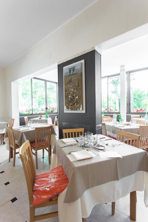 Hotel Giamaika Cesenatico Ngoại thất bức ảnh