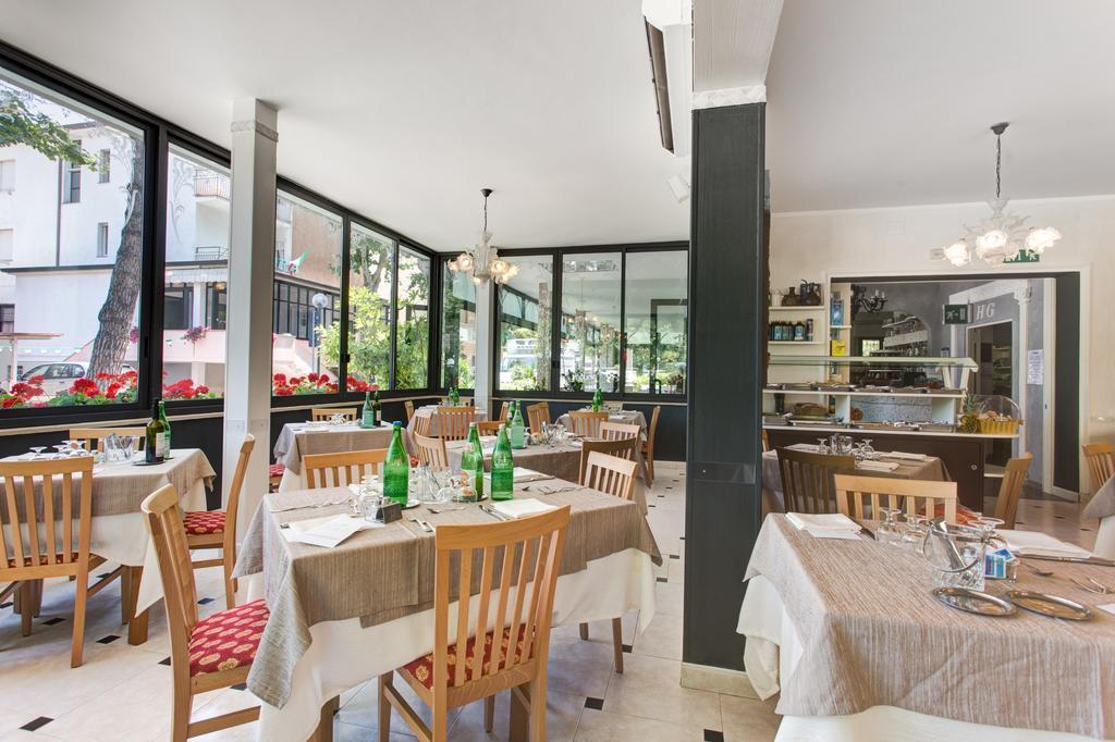 Hotel Giamaika Cesenatico Ngoại thất bức ảnh