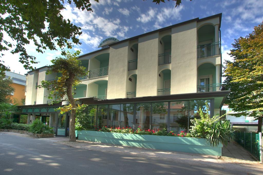 Hotel Giamaika Cesenatico Ngoại thất bức ảnh