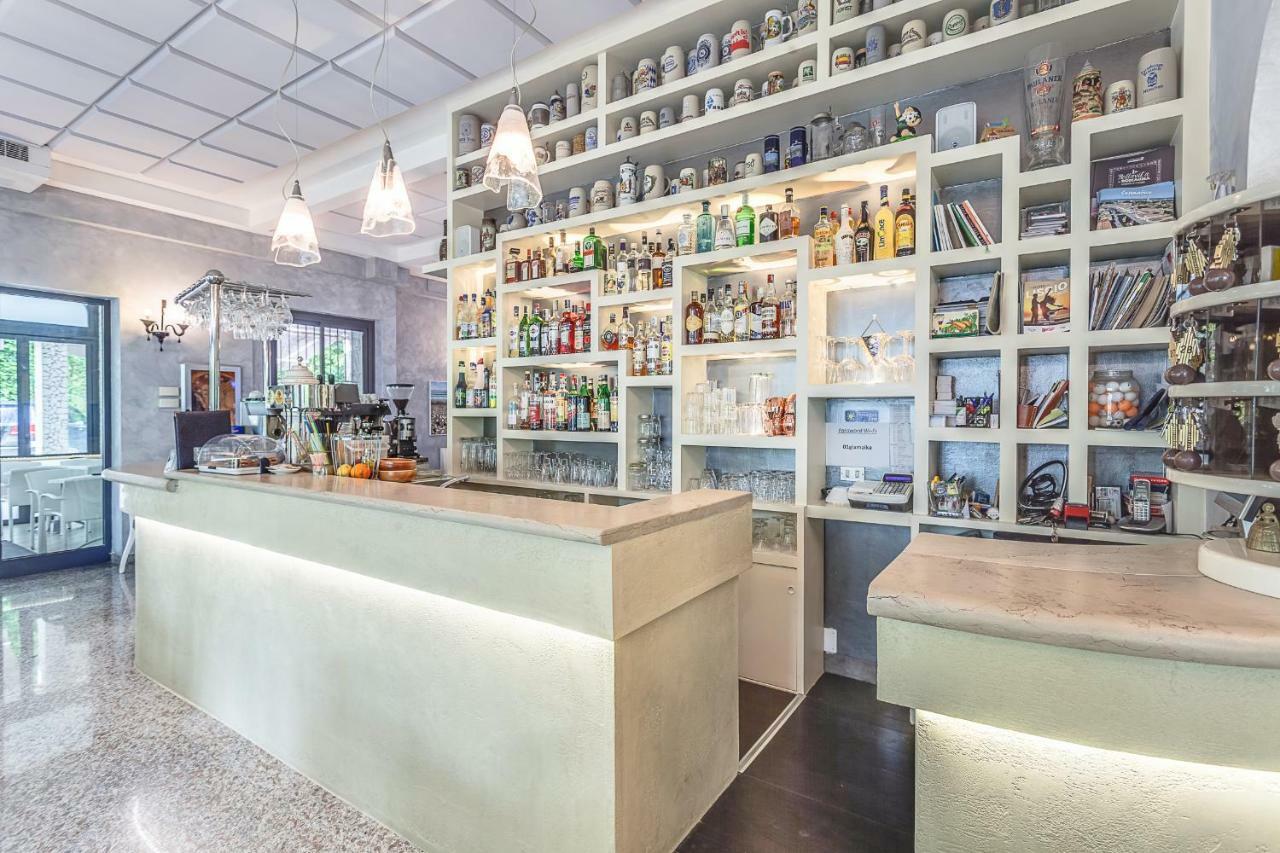 Hotel Giamaika Cesenatico Ngoại thất bức ảnh