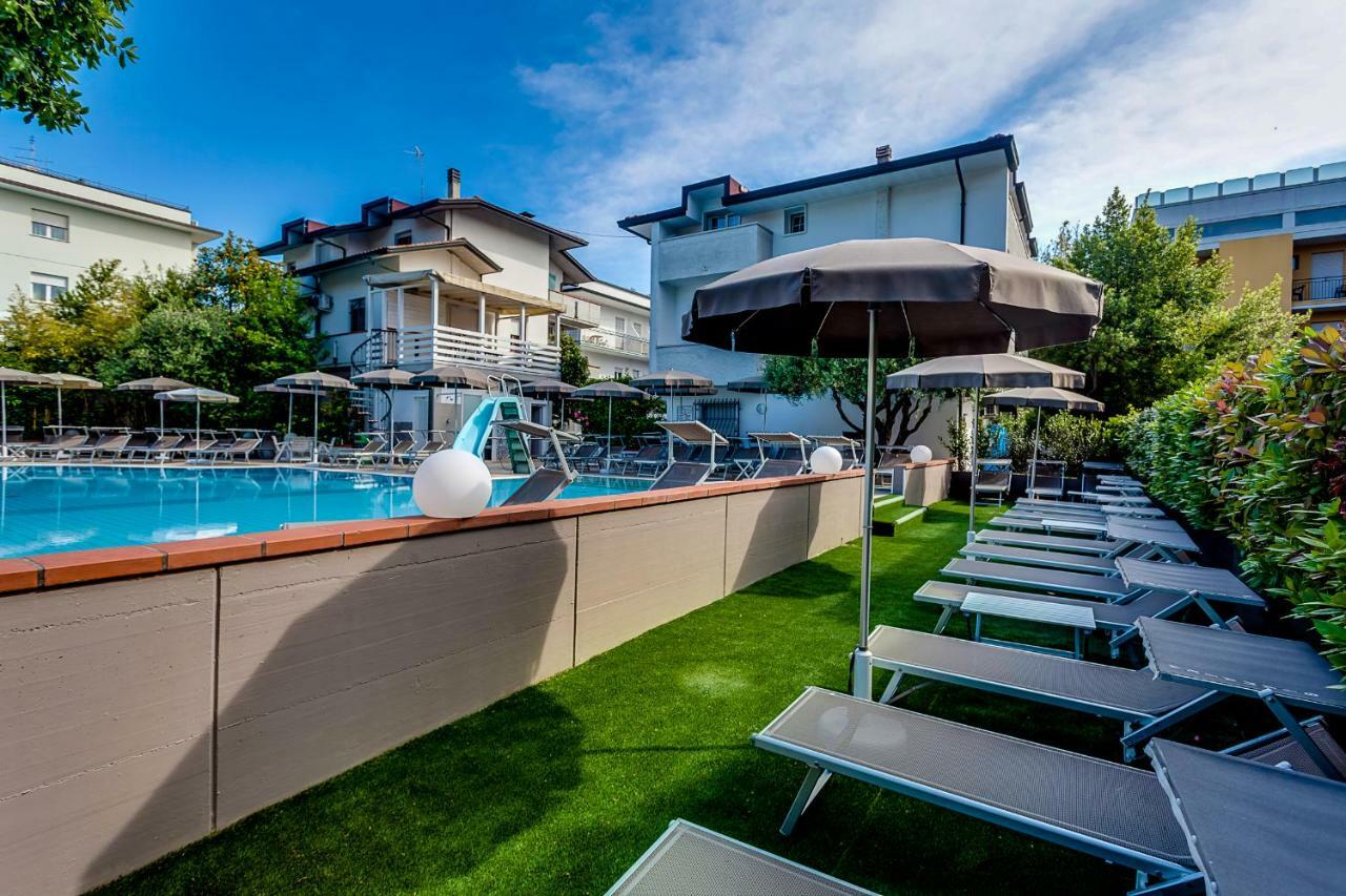 Hotel Giamaika Cesenatico Ngoại thất bức ảnh