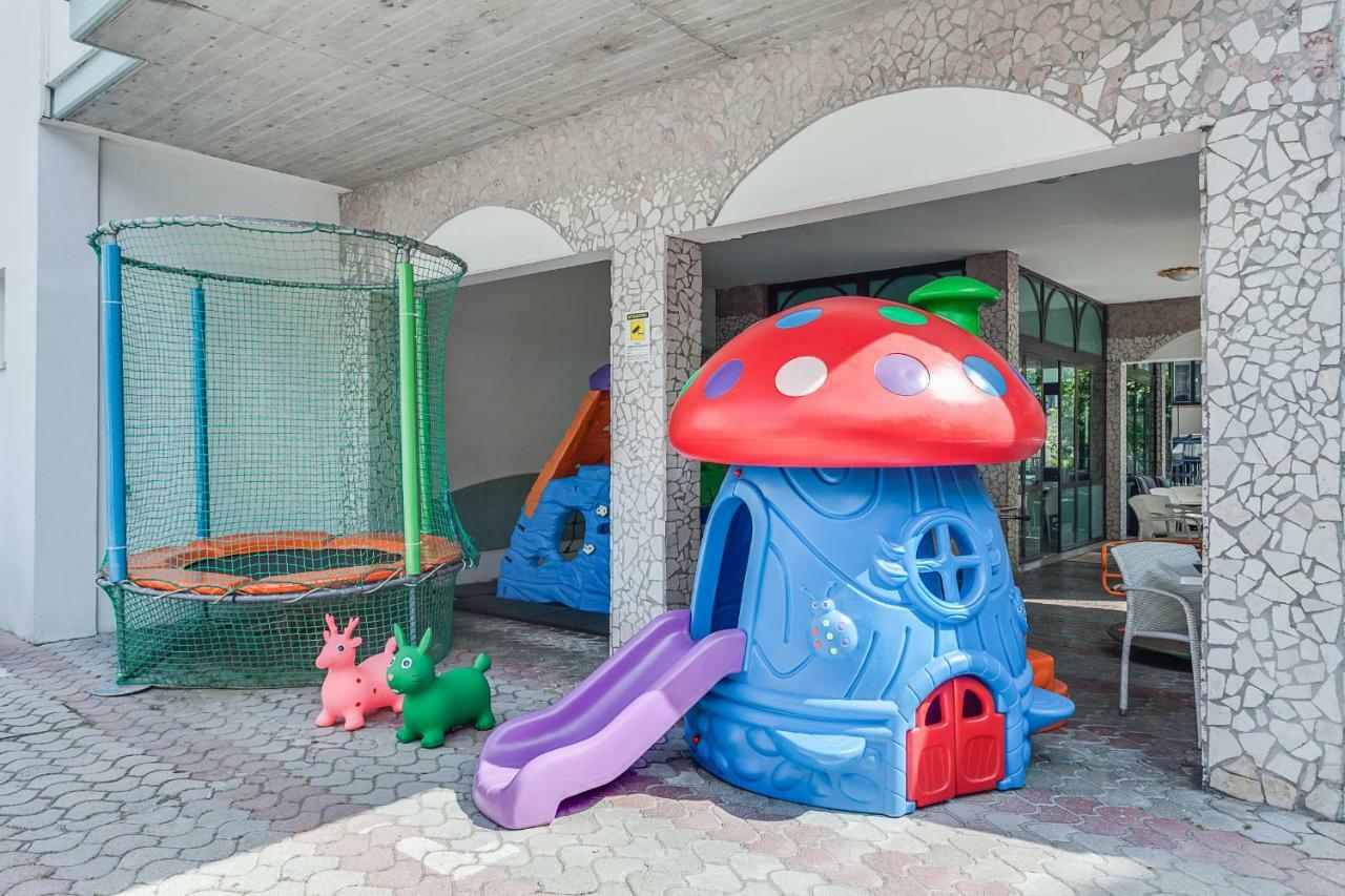 Hotel Giamaika Cesenatico Ngoại thất bức ảnh
