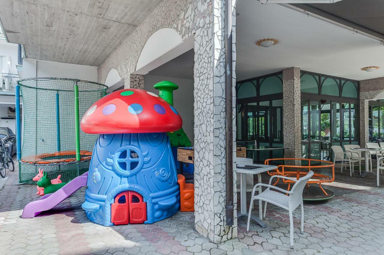 Hotel Giamaika Cesenatico Ngoại thất bức ảnh