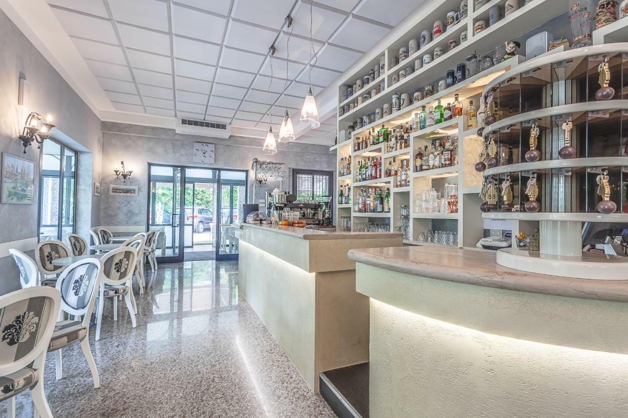Hotel Giamaika Cesenatico Ngoại thất bức ảnh
